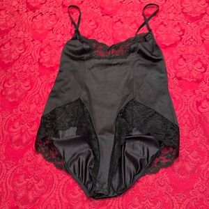 Beautiful Maidenform Sweet Nothings Made USA Body Suit